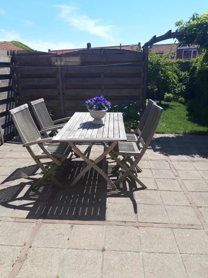 Vakantiewoning 100M Van Het Strand Met 1 Slaapkamer Westkapelle Exteriér fotografie